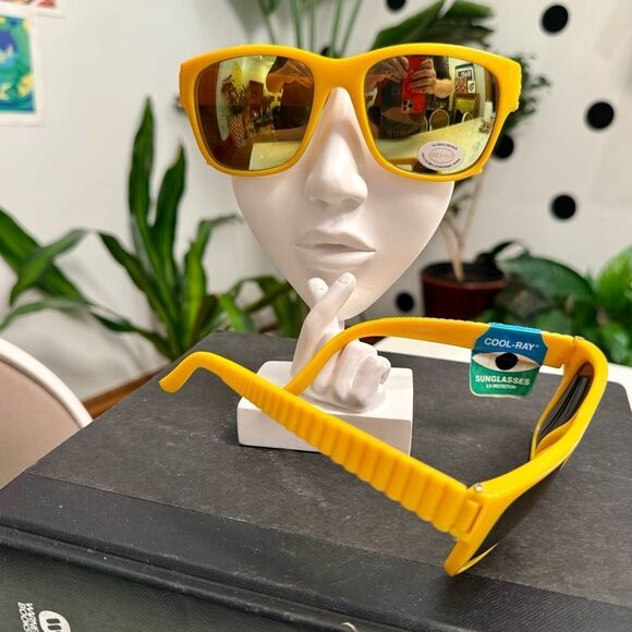 Super Cool True Vintage 1970s Yellow 3D Geometric Ribbed Unisex Sunglasses main image 9